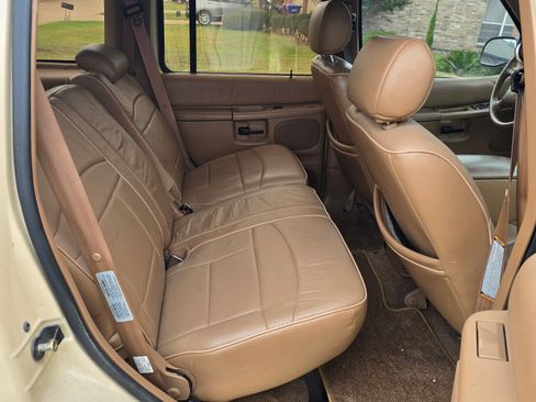 Used 1996 Ford Explorer 2WD 4-Door image 6