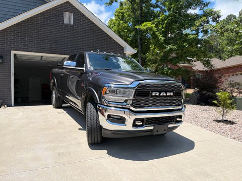 Used 2022 RAM 3500 Limited w/ Safety Group AWD/4WD image 2