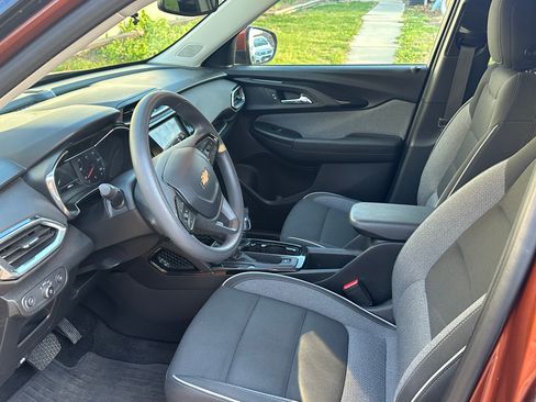 Used 2021 Chevrolet TrailBlazer LT w/ Sun and Liftgate Package image 6