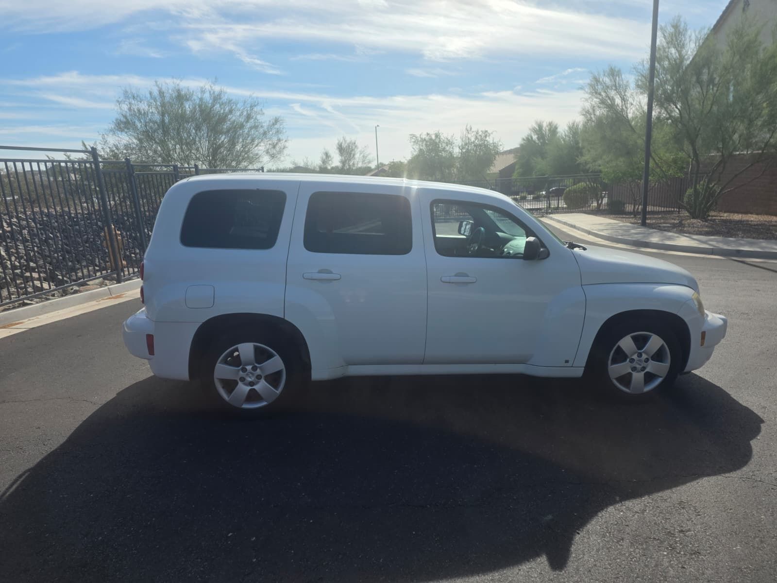 Used 2010 Chevrolet HHR LS FWD image 1