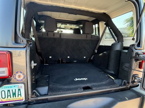 Used 2017 Jeep Wrangler Unlimited Sport w/ Quick Order Package 24S AWD/4WD image 5
