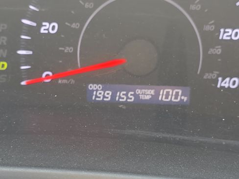 Used 2010 Toyota Camry LE FWD image 4