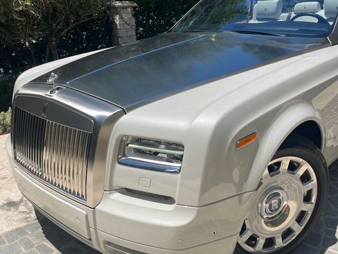 Used 2014 Rolls-Royce Phantom Drophead Coupe RWD image 4