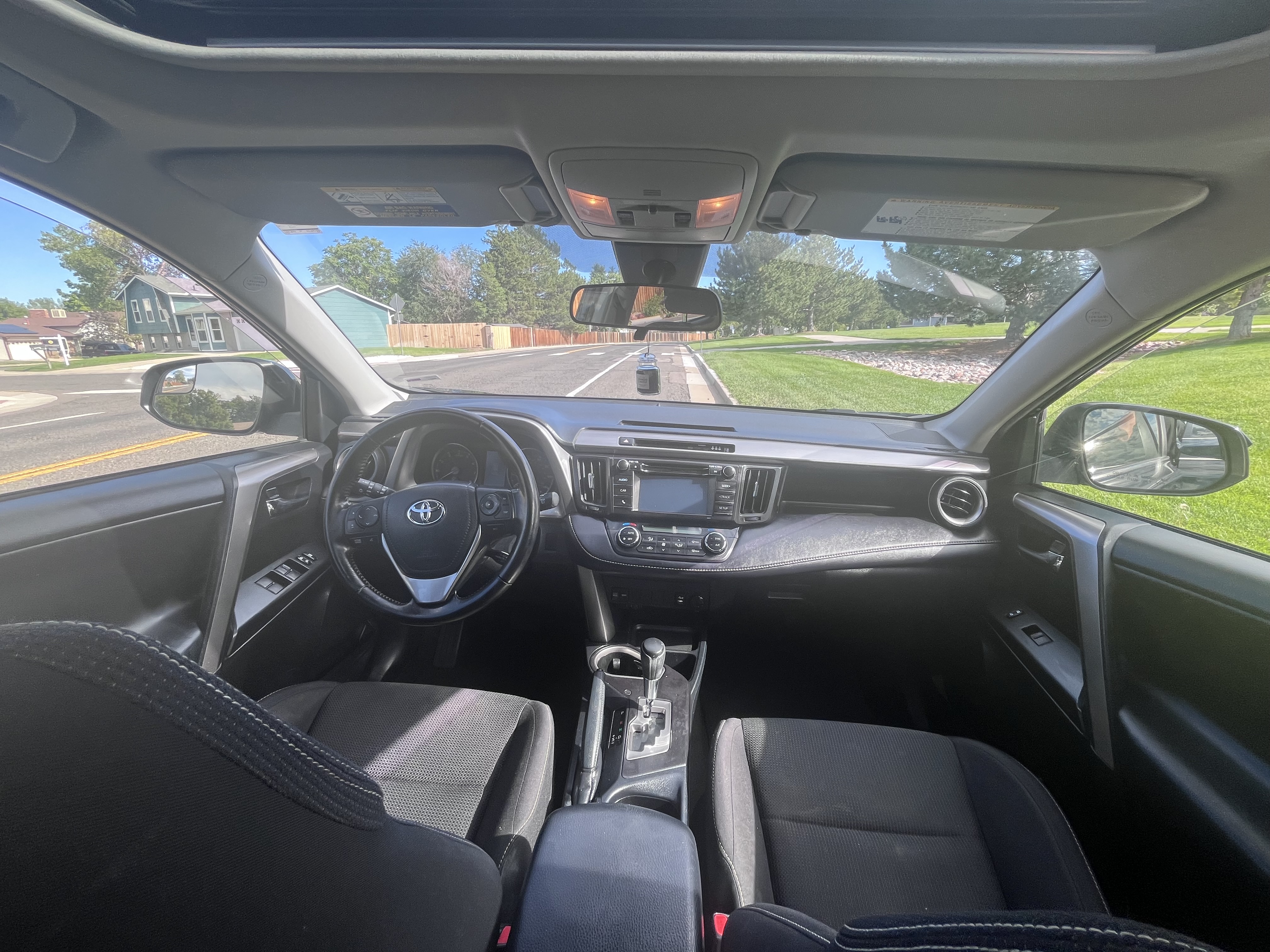 Used 2017 Toyota RAV4 XLE w/ Carpet Mat Package FWD image 6