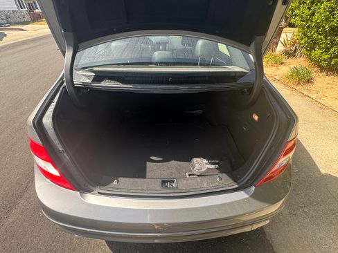 Used 2010 Mercedes-Benz C 300 Sedan image 5