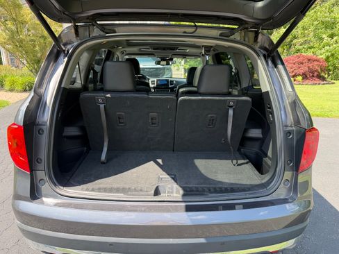 Used 2017 Honda Pilot Elite image 18