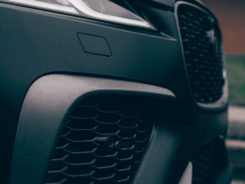 Used 2021 Jaguar F-PACE SVR image 19