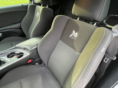 Used 2016 Dodge Challenger R/T Scat Pack image 9