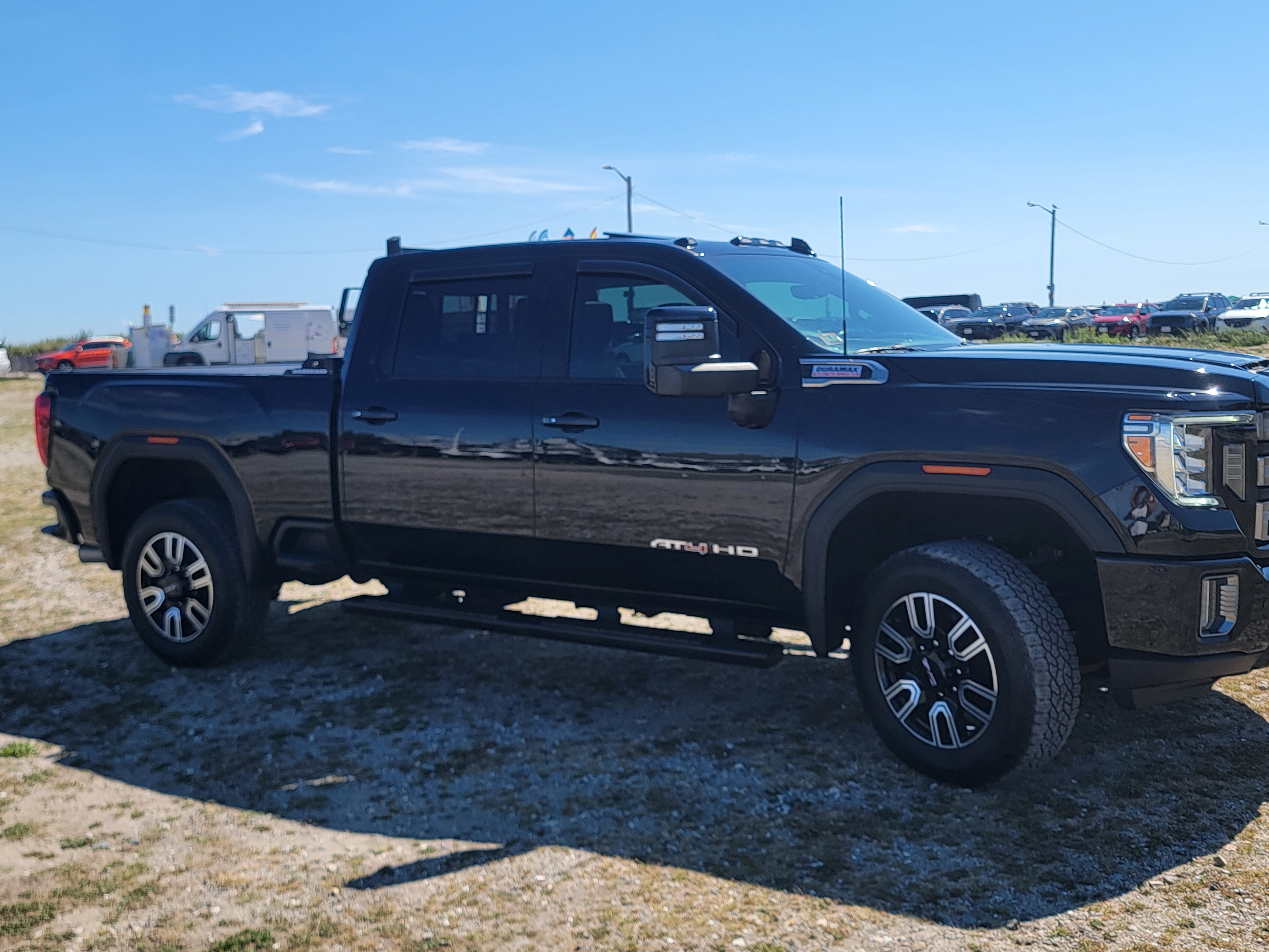 Used 2021 GMC Sierra 2500 AT4 w/ AT4 Preferred Package AWD/4WD image 1