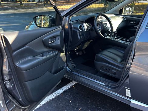 Used 2020 Nissan Murano SL w/ Moonroof Package image 11