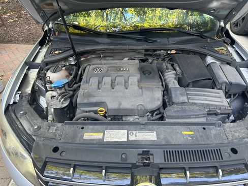 Used 2015 Volkswagen Passat TDI SE FWD image 25