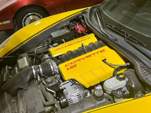 Used 2006 Chevrolet Corvette Convertible w/ Preferred Equipment Group image 5