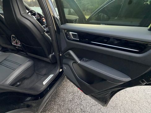 Used 2022 Porsche Cayenne E-Hybrid Coupe image 15