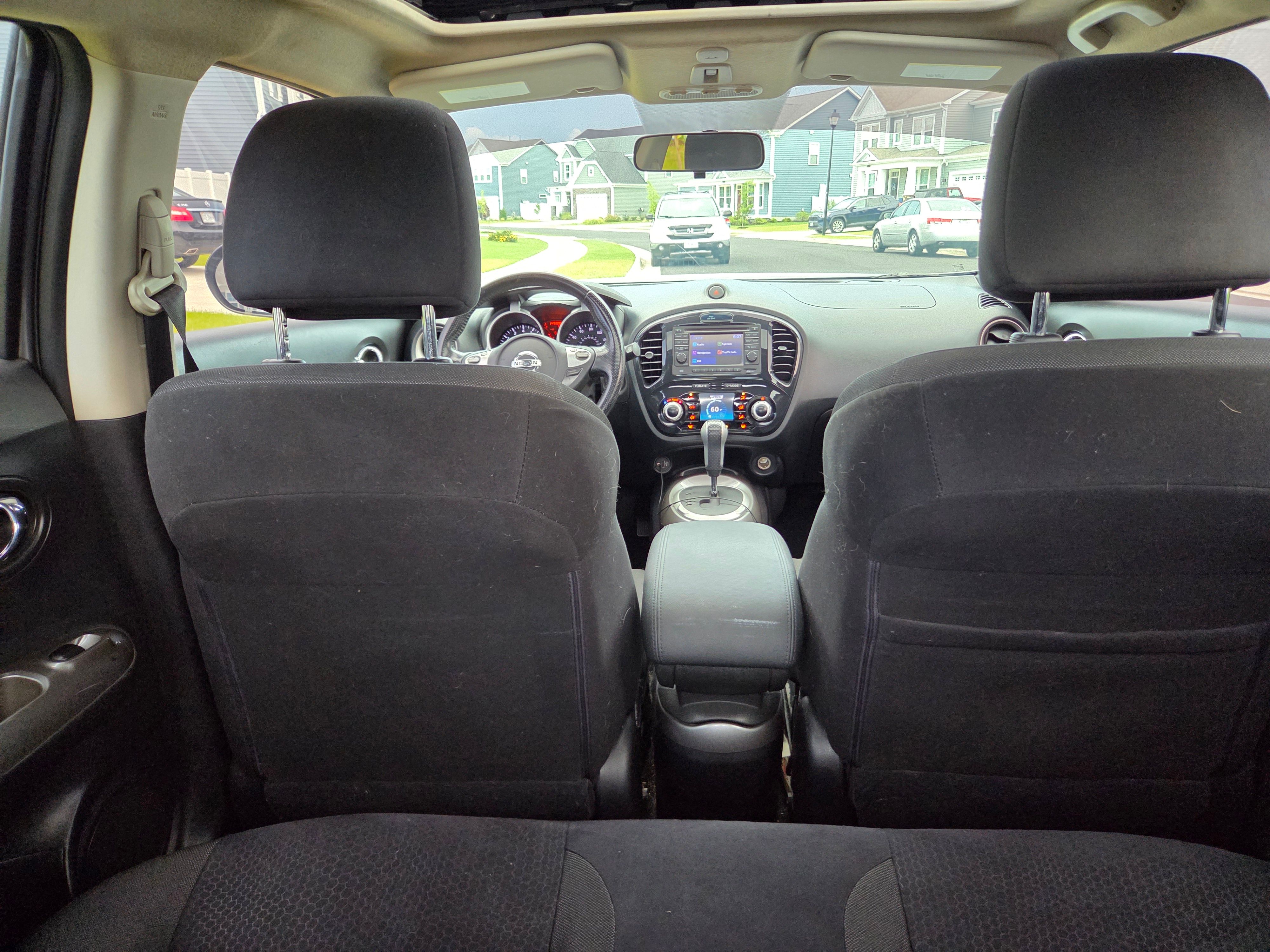 Used 2013 Nissan Juke SV FWD image 2