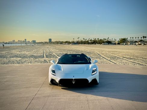 Used 2023 Maserati MC20 Spyder RWD image 2