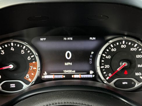 Used 2023 Jeep Renegade Trailhawk image 6