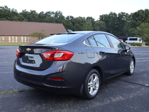 Used 2017 Chevrolet Cruze LT FWD image 6
