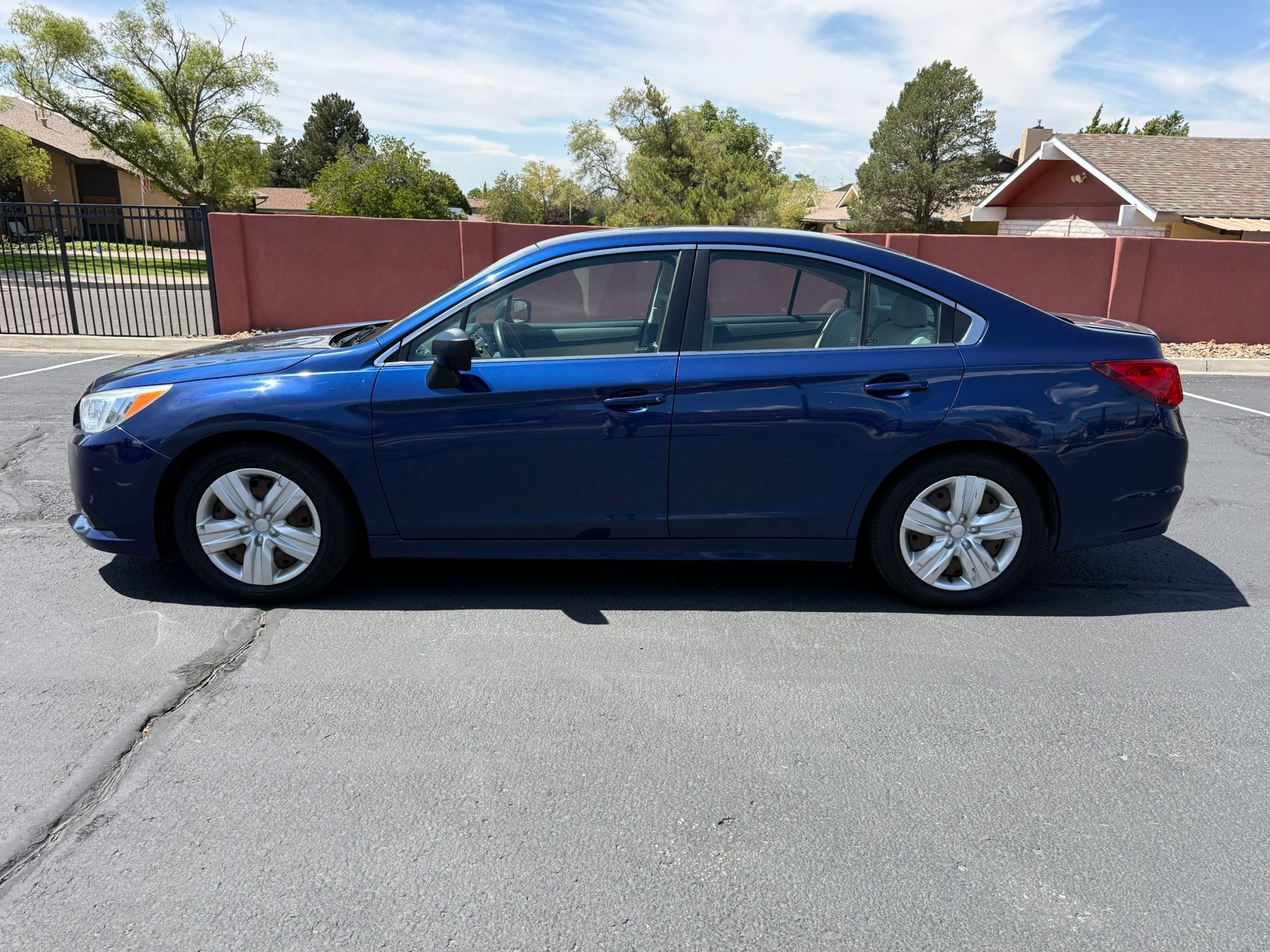 Used 2017 Subaru Legacy 2.5i AWD/4WD image 2