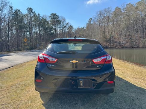 Used 2017 Chevrolet Cruze LT image 8
