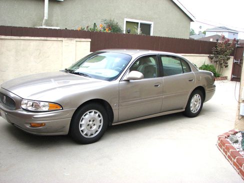 Used 2002 Buick Le Sabre Custom w/ Luxury Pkg image 1