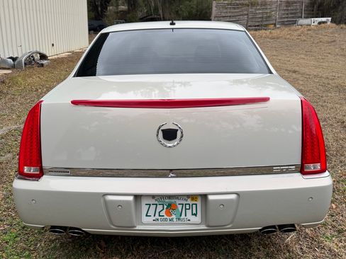 Used 2008 Cadillac DTS Performance w/ Platinum Edition image 4