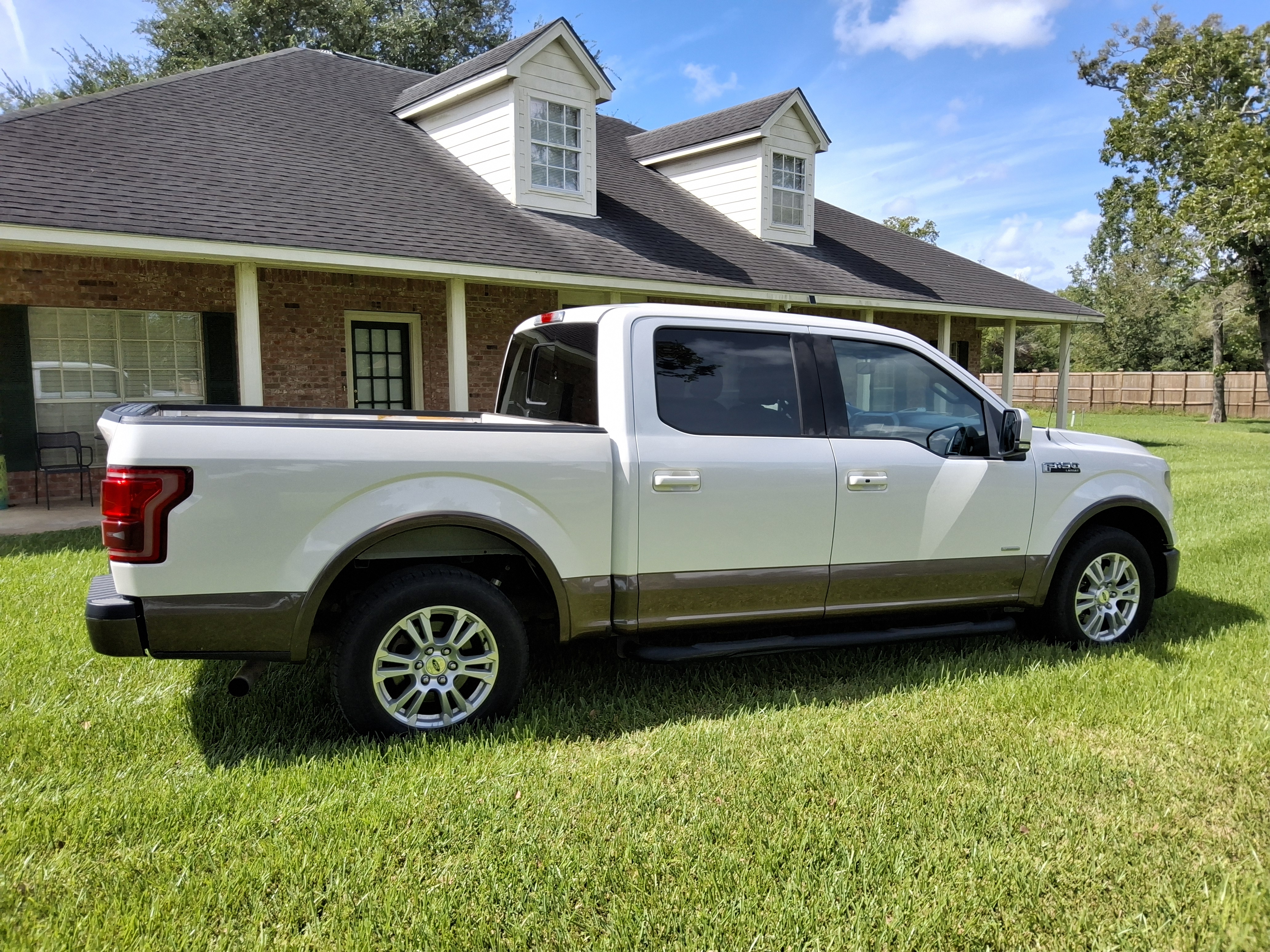 Used 2016 Ford F150 Lariat w/ Equipment Group 501A Mid RWD image 6