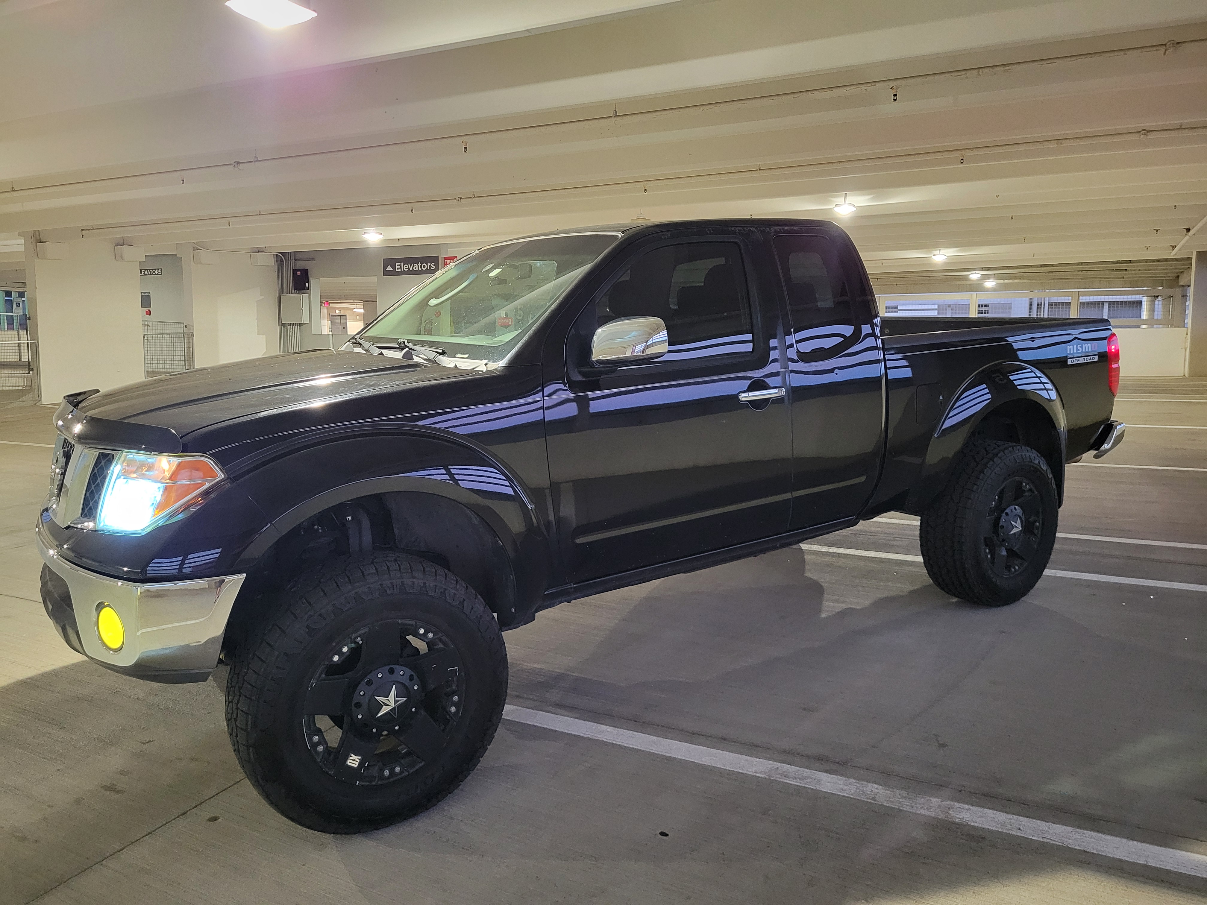 Used 2006 Nissan Frontier NISMO AWD/4WD image 19