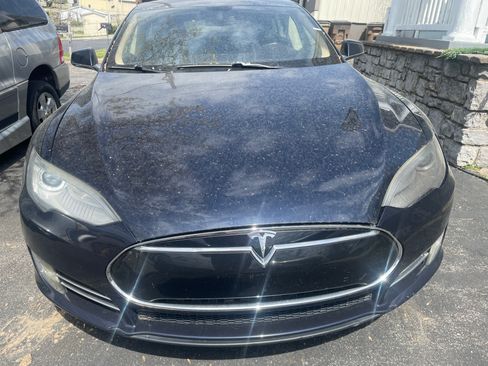 Used 2013 Tesla Model S RWD image 1