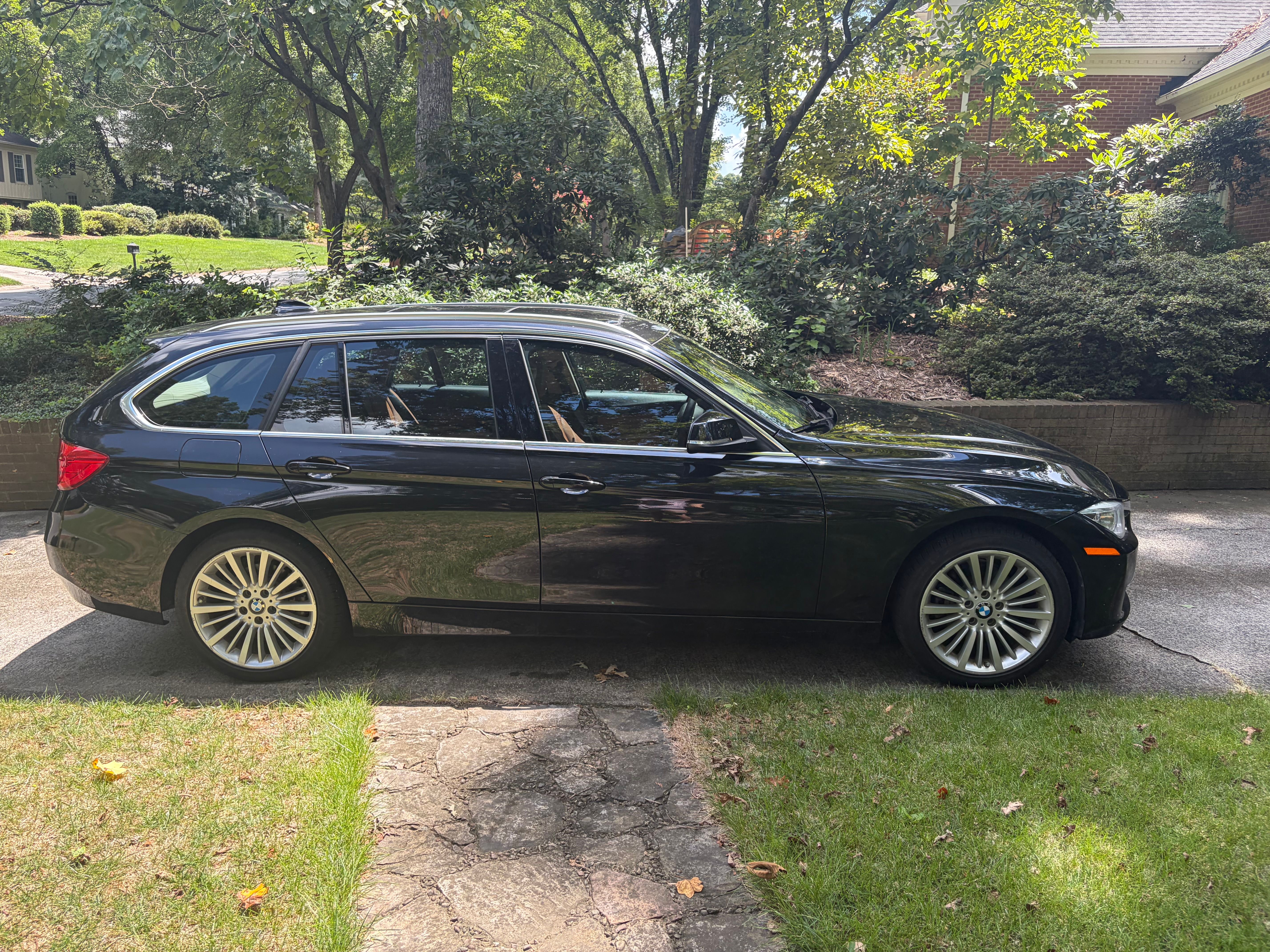 Used 2014 BMW 328i xDrive Wagon AWD/4WD image 4