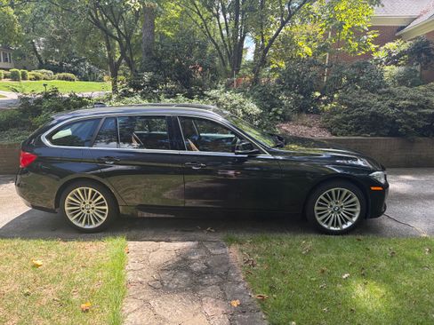 Used 2014 BMW 328i xDrive Wagon AWD/4WD image 4