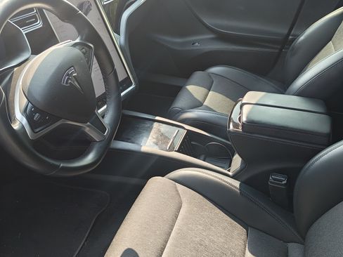 Used 2017 Tesla Model S 75 image 5