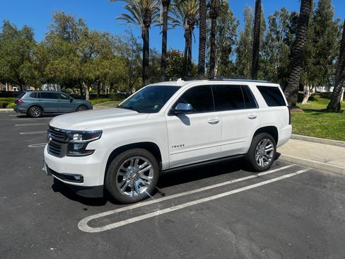 Used 2019 Chevrolet Tahoe Premier w/ Premier Plus Edition image 2
