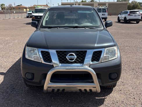 Used 2013 Nissan Frontier SV RWD image 2