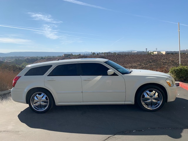 Used 2005 Dodge Magnum SE RWD image 4