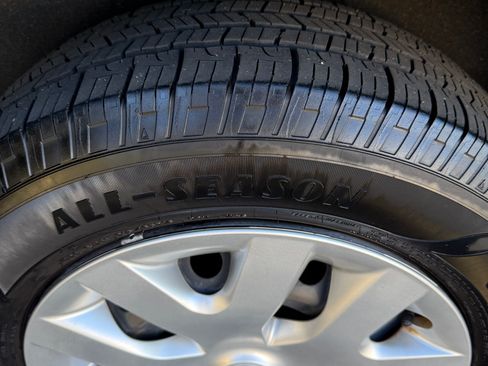 Used 2018 Nissan Rogue Sport S image 6