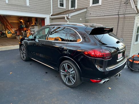 Used 2014 Porsche Cayenne Turbo S image 15