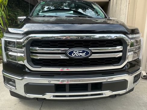 Used 2025 Ford F150 Lariat w/ Equipment Group 501A Mid AWD/4WD image 9