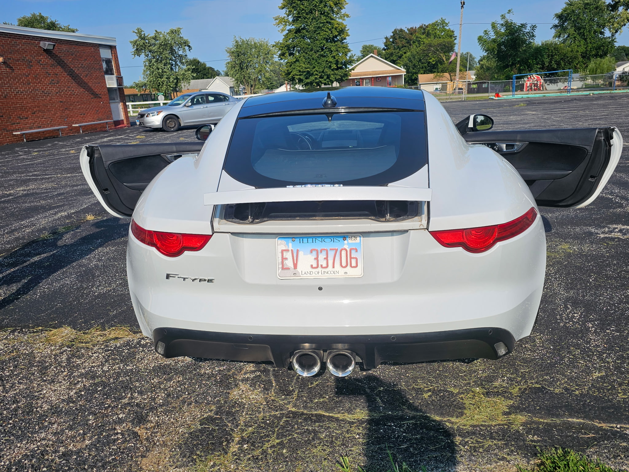 Used 2016 Jaguar F-TYPE Coupe RWD image 4