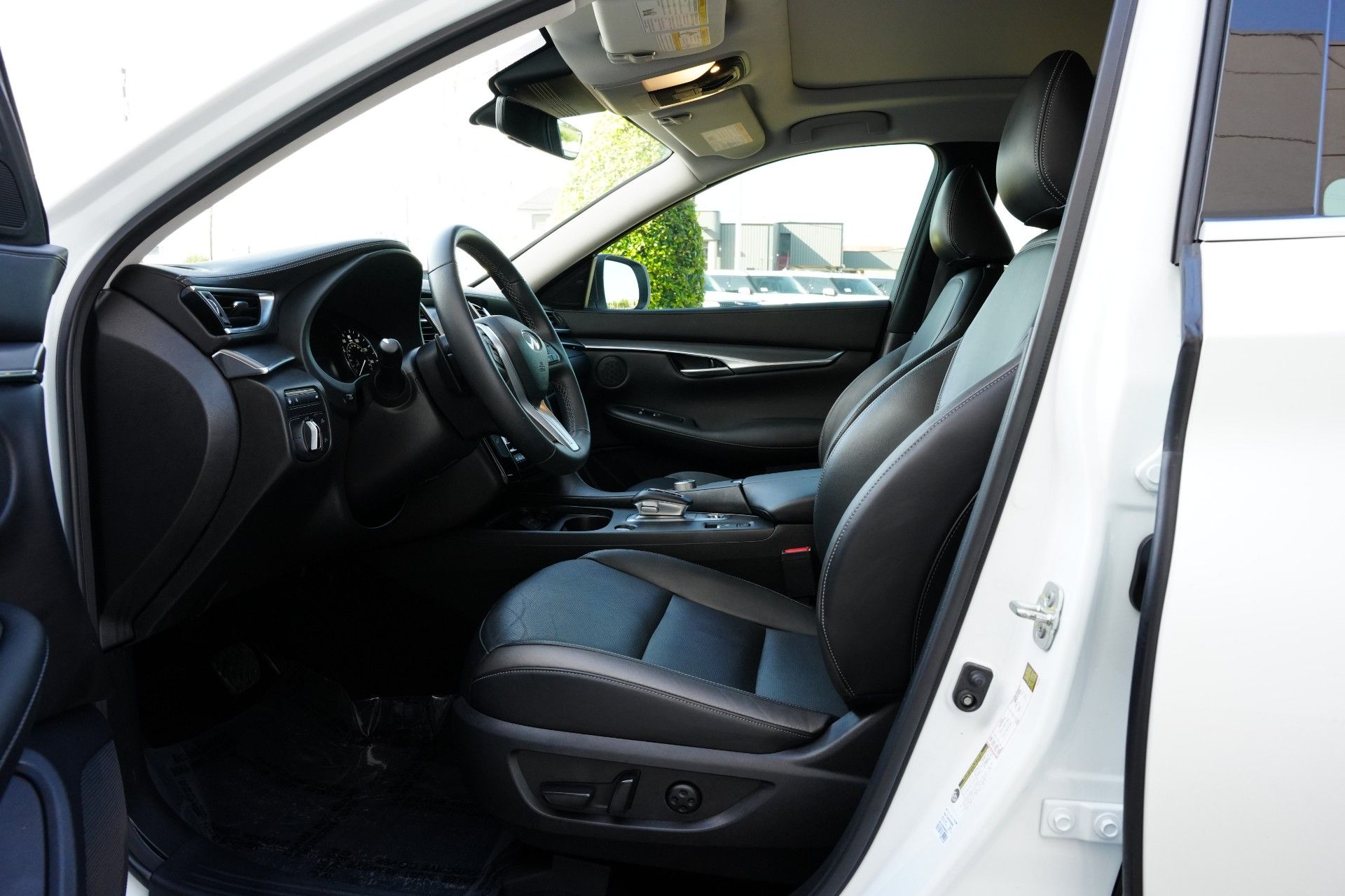 Used 2024 INFINITI QX50 Luxe FWD image 12