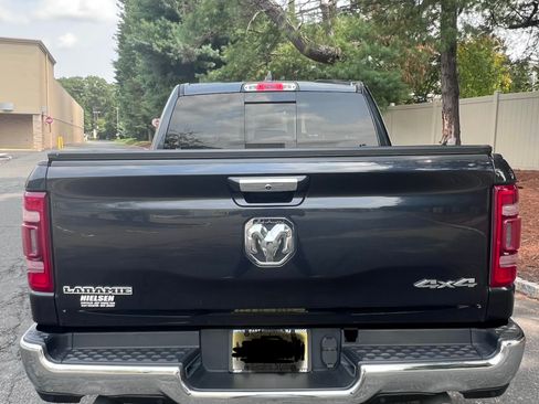 Used 2019 RAM 1500 Laramie AWD/4WD image 9