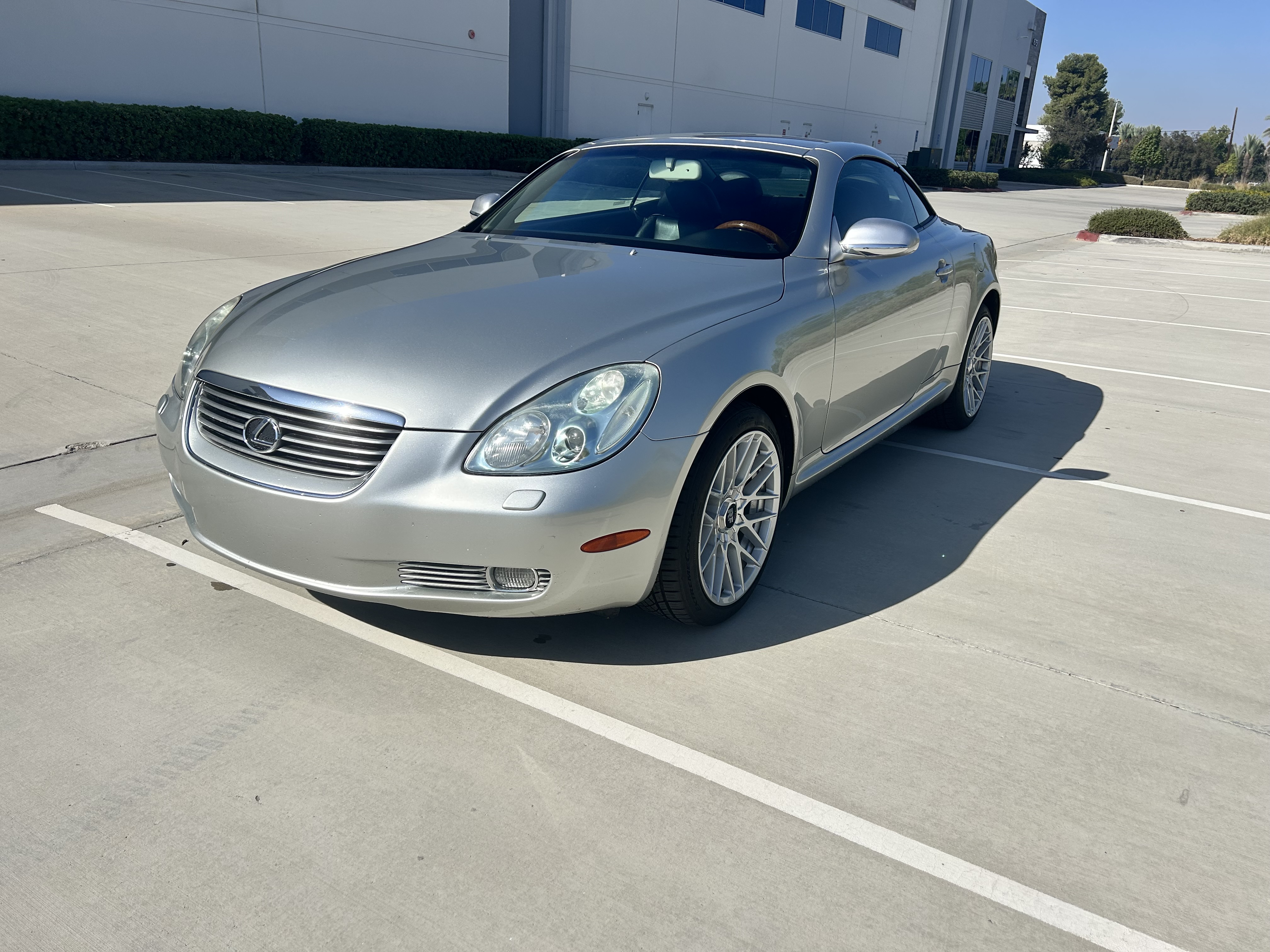 Used 2002 Lexus SC 430 Convertible RWD image 2