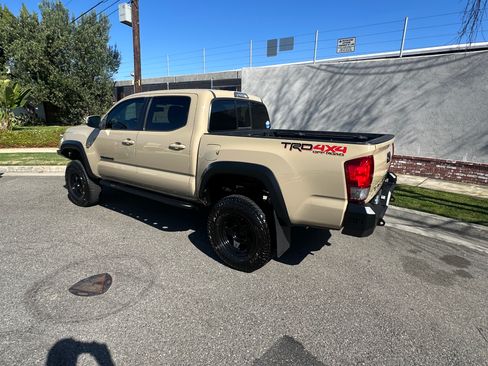 Used 2016 Toyota Tacoma TRD Off-Road w/ Towing Package image 1