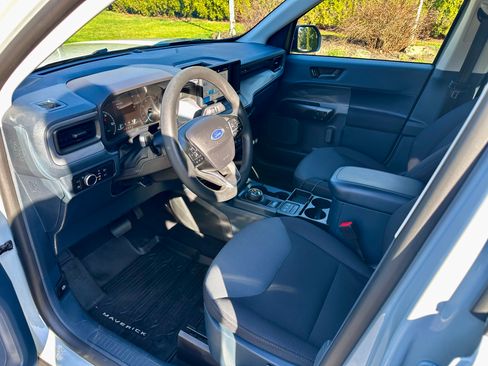 Used 2024 Ford Maverick XL image 10
