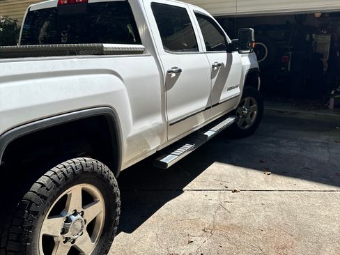 Used 2015 GMC Sierra 2500 Denali w/ Duramax Plus Package image 5