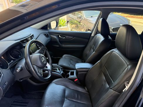 Used 2018 Nissan Rogue SL FWD image 13