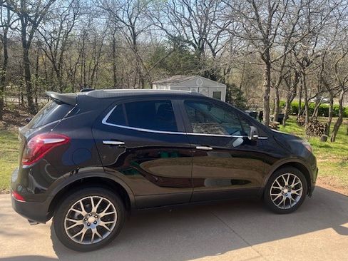 Used 2018 Buick Encore Sport Touring image 2