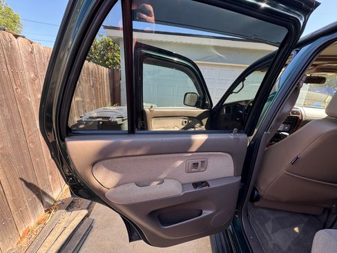 Used 2000 Toyota 4Runner SR5 RWD image 14