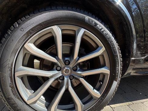 Used 2016 Volvo XC90 T6 Momentum w/ Momentum Plus Package image 9