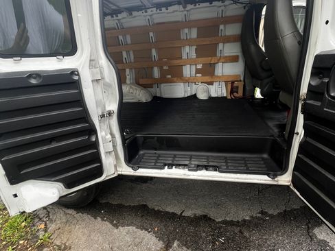 Used 2016 GMC Savana 2500 RWD image 11