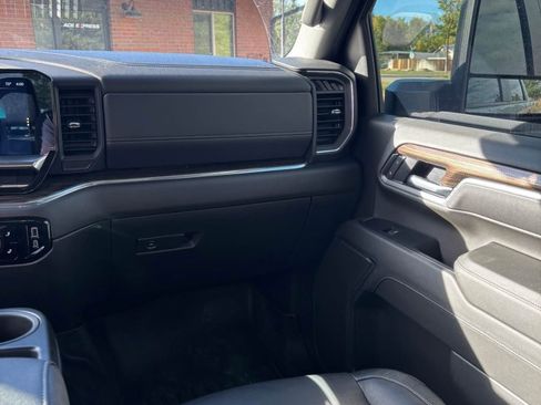 Used 2025 Chevrolet Silverado 2500 LT image 12